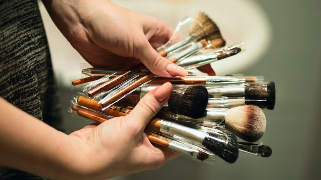 The Right Way to Clean Makeup Brushes, According to Pros